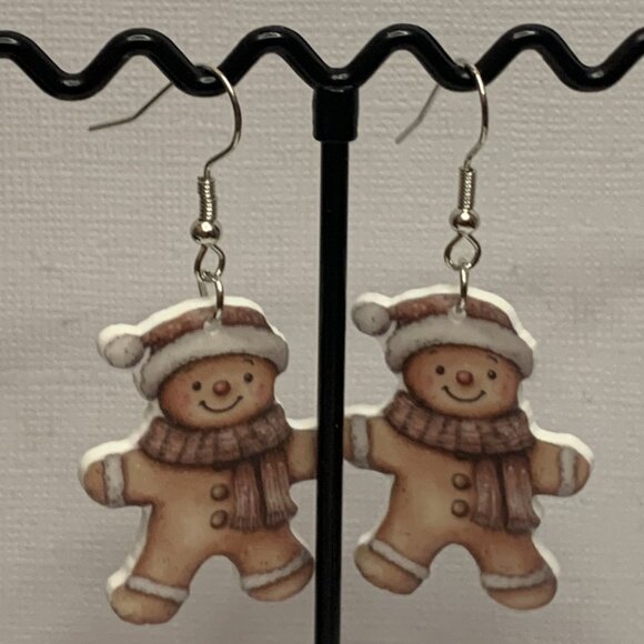 Gingerbread Man Earring, Christmas Earring, Gift Idea, Holiday Earring - Picture 4 of 4